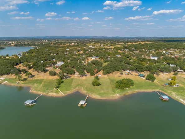 25201 & 25203 Lakeview DR, Spicewood TX 78669