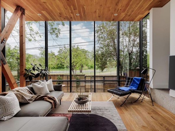 2700 E 12th ST, Austin TX 78702