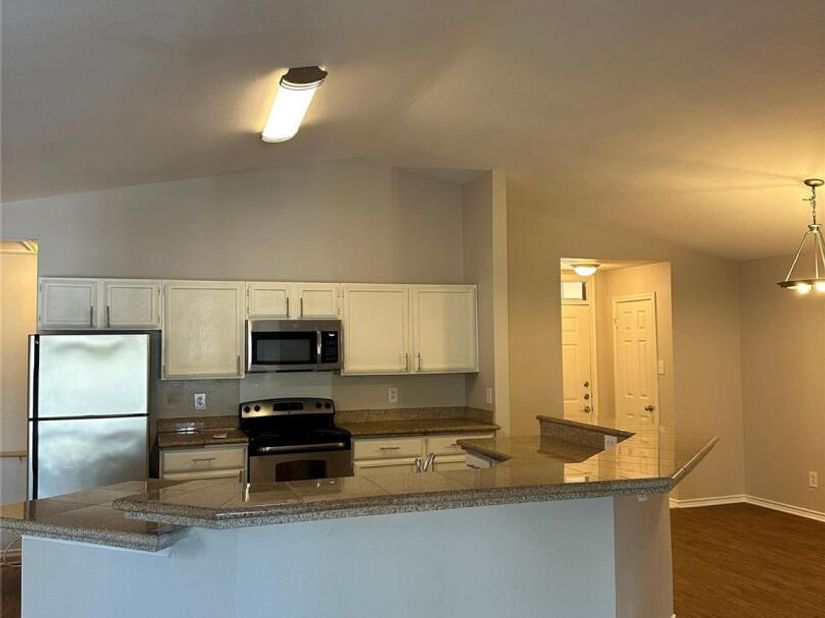 6804 N Capital Of Texas 323, Austin TX 78750