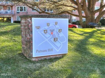 4 Putnam Hill