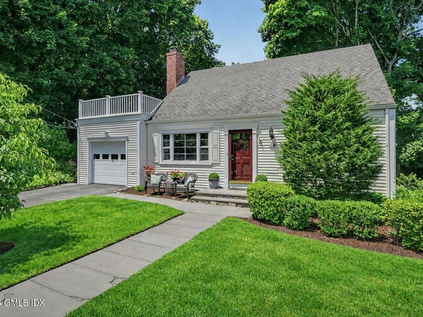 8 Ernel Drive, Riverside CT 06878