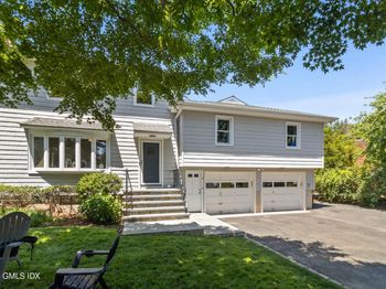 9 Deluca Drive