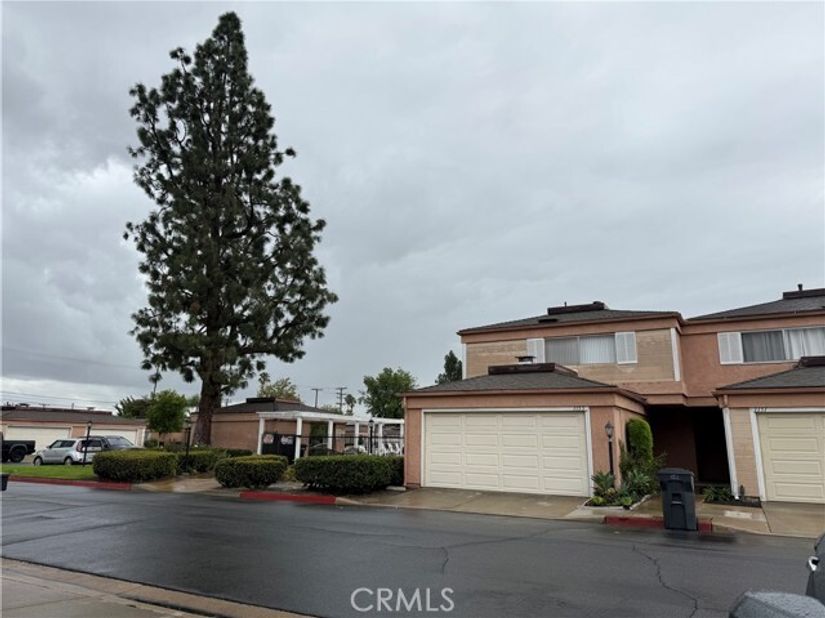 1153 N Dresden 16, Anaheim CA 92801
