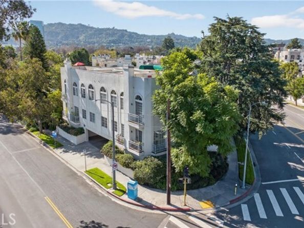 4464 Moorpark 104, Toluca Lake (los Angeles) CA 91602