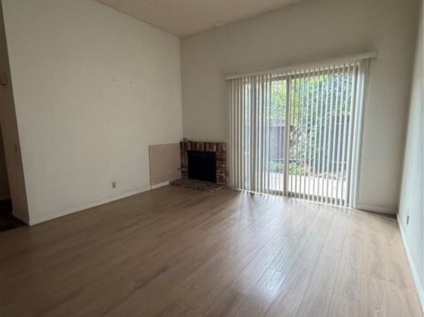 17811 Devonshire, Northridge (los Angeles) CA 91325