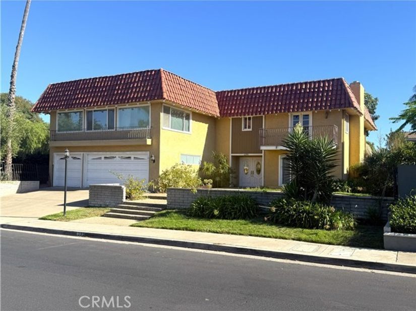 6390 E Bixby Hill, Long Beach CA 90815