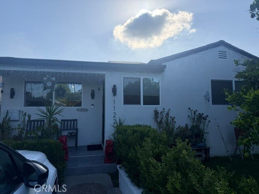 1122 N Beachwood, Burbank CA 91506