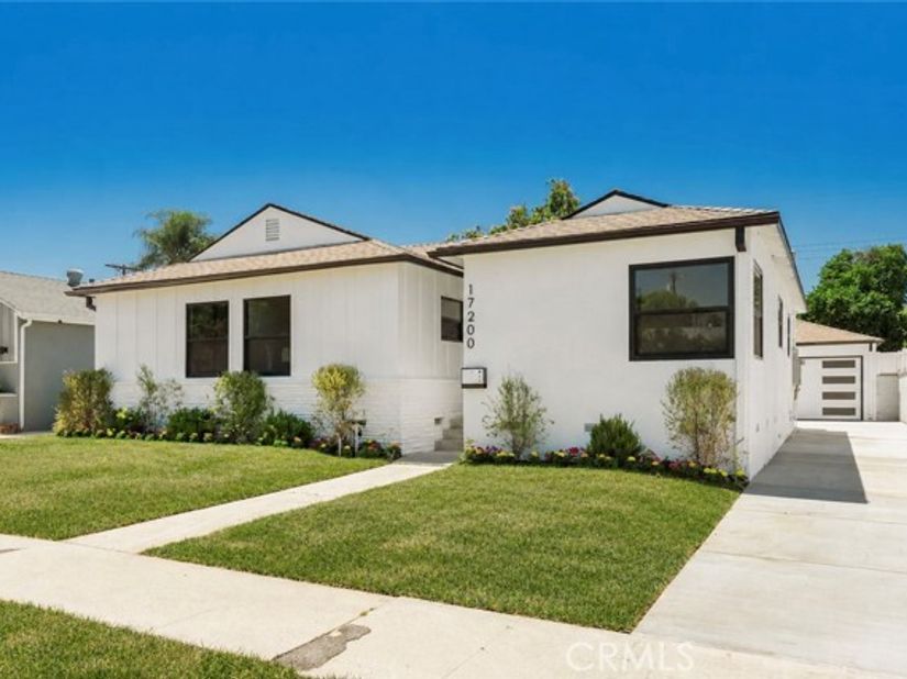 17200 Lanark Street, Los Angeles CA 91406