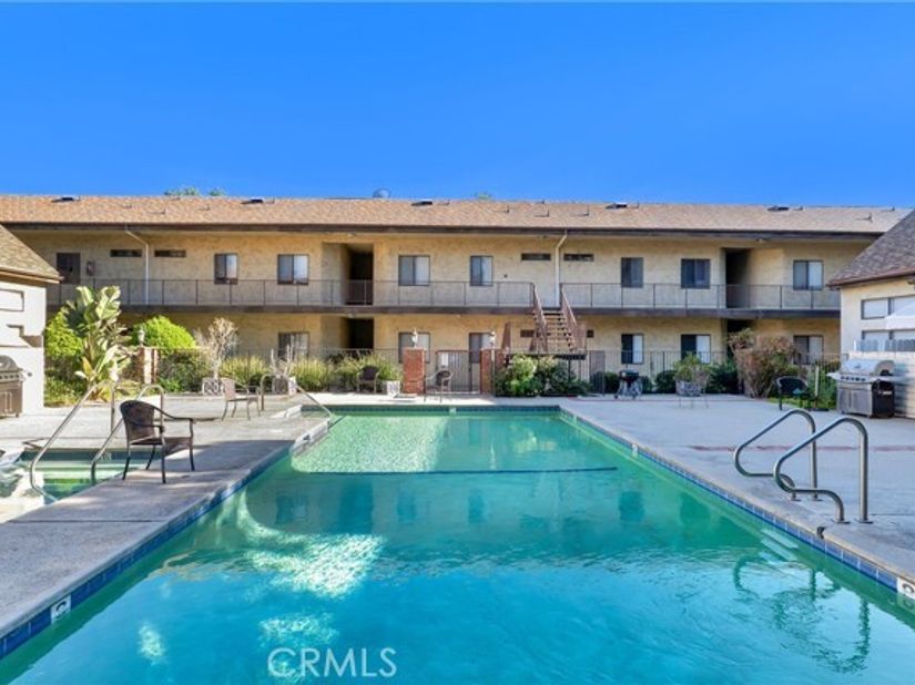 7632 Topanga Canyon 110, Canoga Park (los Angeles) CA 91304
