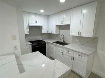 1101 W Macarthur