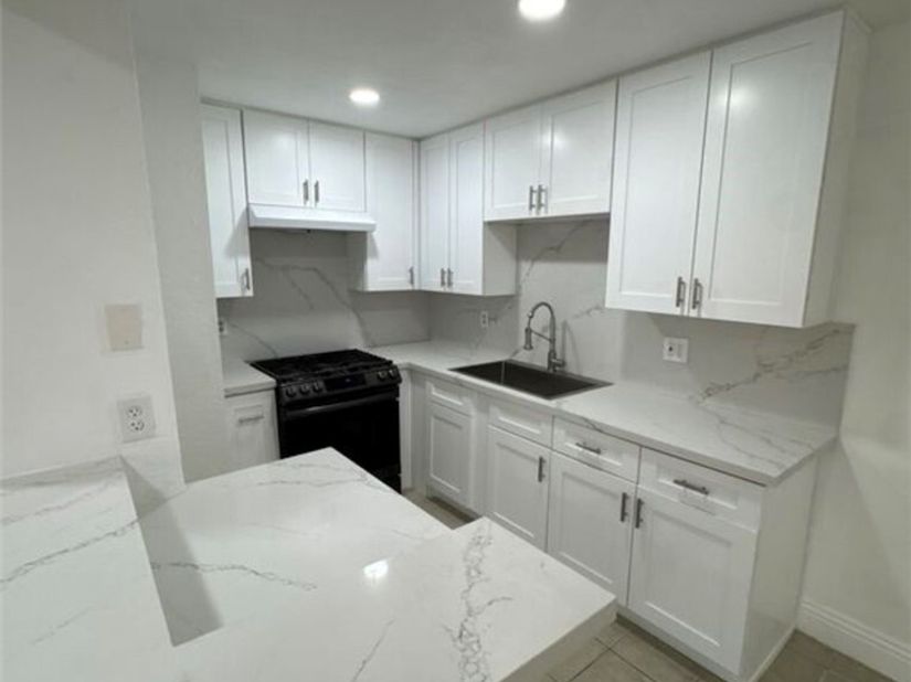 1101 W Macarthur 301, Santa Ana CA 92707