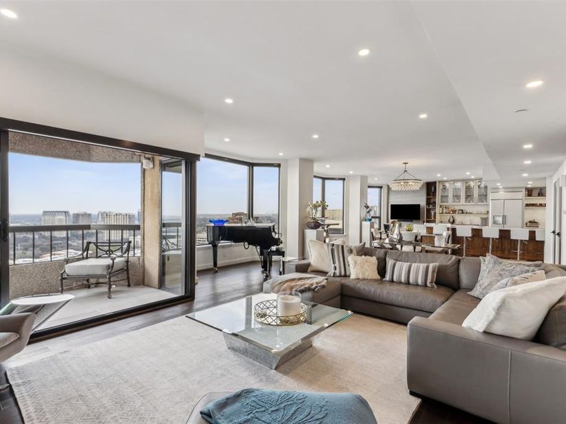 3030  Mckinney Avenue  2305, Dallas Texas 75204