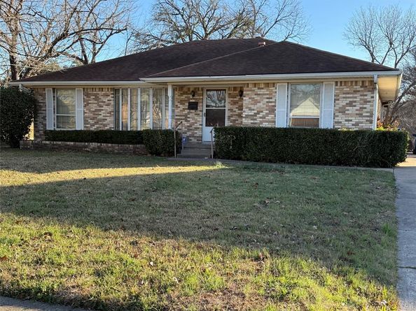 2142  Riverway Drive , Dallas Texas 75227