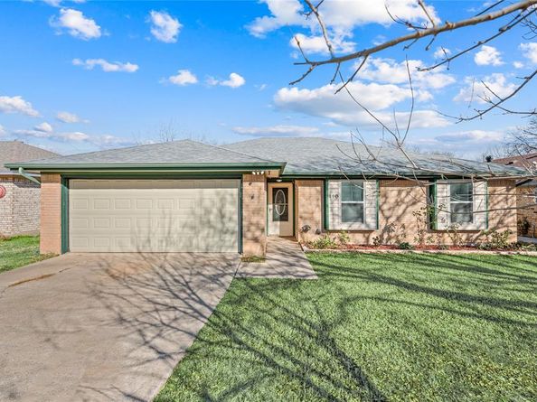 110  Renfro Street , Grand Prairie Texas 75051