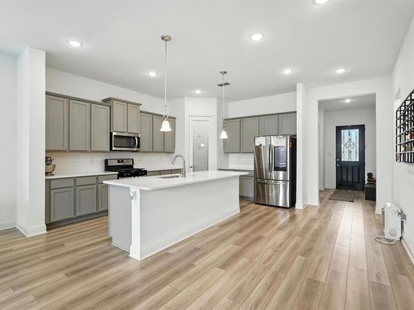 1812  Lithgow Road , Celina Texas 75009