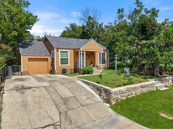 2821  Burchill Road S