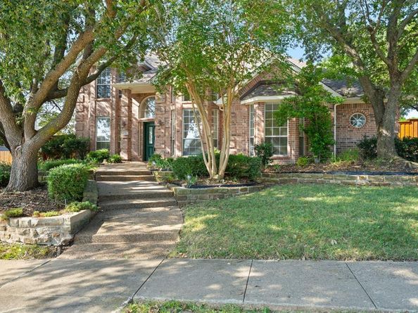 1718  Lake Bluff Drive , Garland Texas 75043
