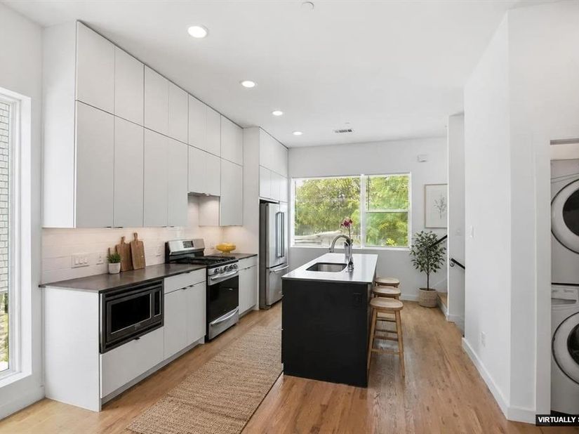 427 W 10th Street  101, Dallas Texas 75208
