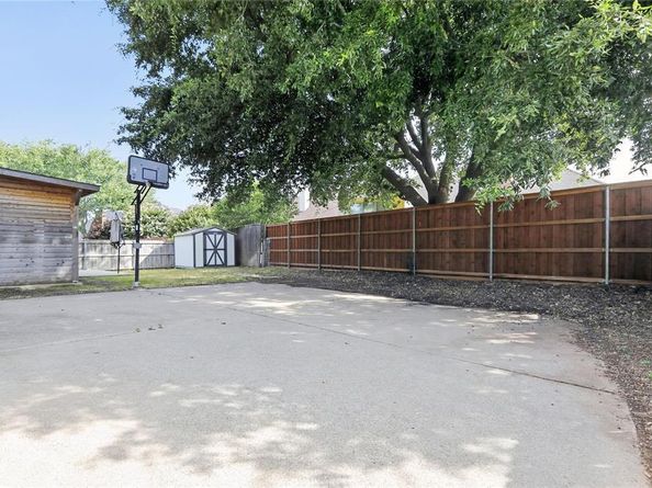 3909  Tuscany Court , Arlington Texas 76016
