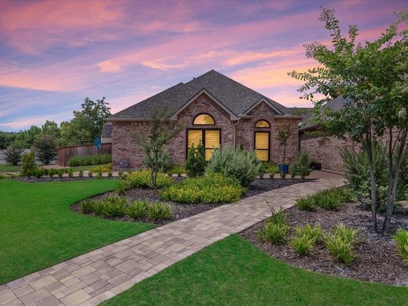 2105  Norwood Lane , Arlington Texas 76013