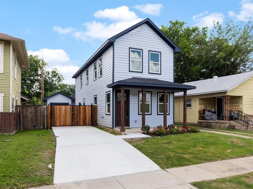 1104 E Annie Street , Fort Worth Texas 76104