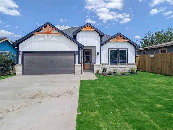 2825 S Grove Street , Fort Worth Texas 76104