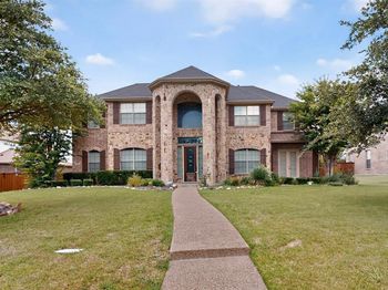 475  Fenwick Drive 