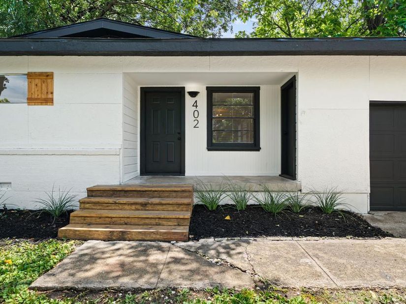 402 E Linda Drive , Garland Texas 75041