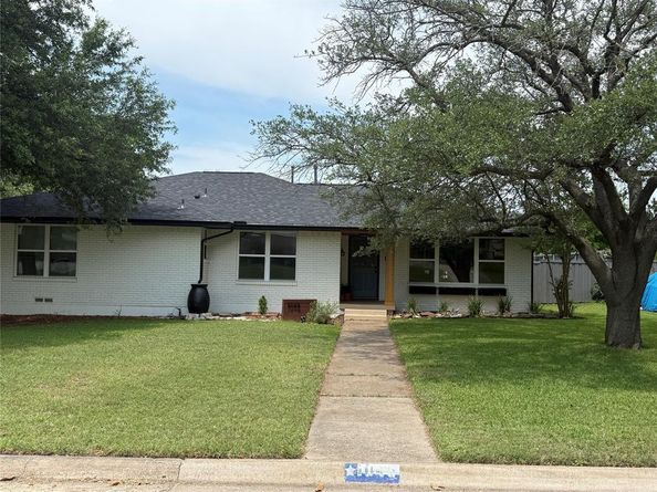 1045  Majors Drive , Mesquite Texas 75149