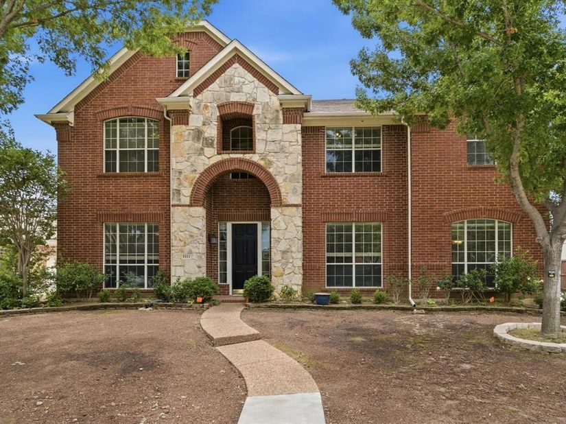 1117  Apache Lake Drive , Carrollton Texas 75010