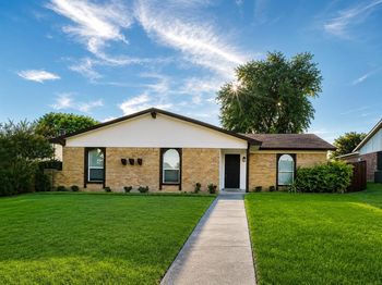 1037  Nancy Lane 