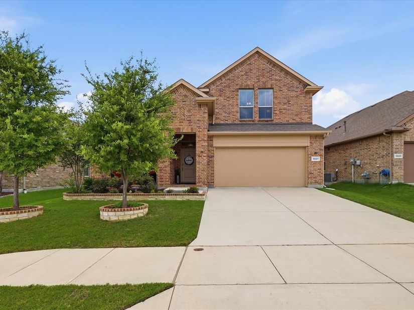 5821  stream Drive , Fort Worth Texas 76137