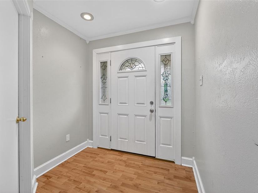 910  Kerry Street , Benbrook Texas 76126