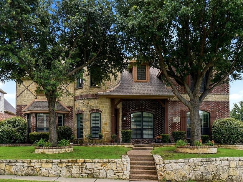 1632  Flowers Drive , Carrollton Texas 75007