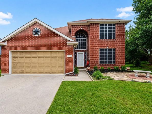 1342  Clear Creek Drive , Lewisville Texas 75067