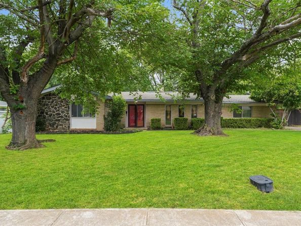 613  Misty Glen Drive , DeSoto Texas 75115
