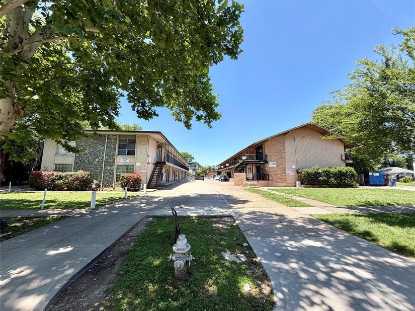 4523-4535  Reiger Avenue , Dallas Texas 75246