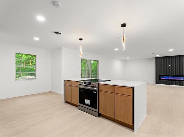 110  Hackberry Street , Lancaster Texas 75146