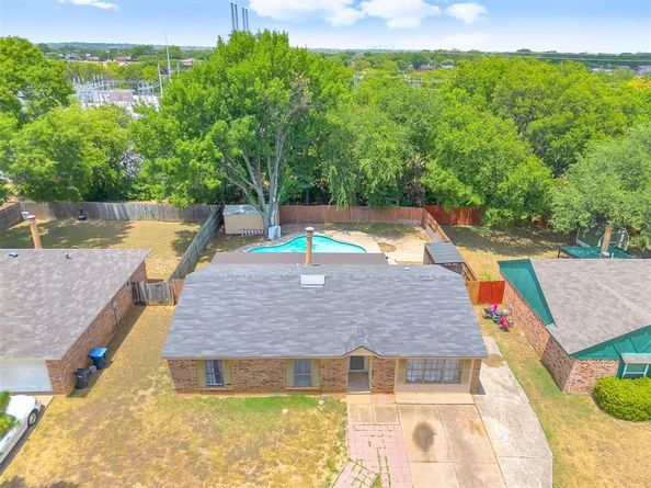 1832  Steinburg Lane , Fort Worth Texas 76134