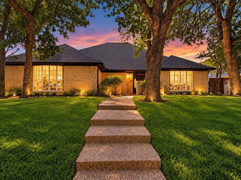 4504  Lake Park Drive , Arlington Texas 76016