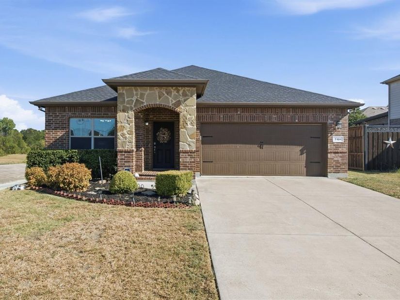 7101  Creighton Court , Fort Worth Texas 76120
