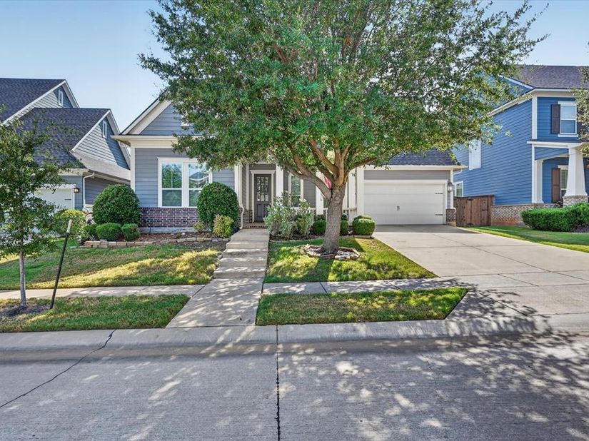 940  Crimson Road , Argyle Texas 76226
