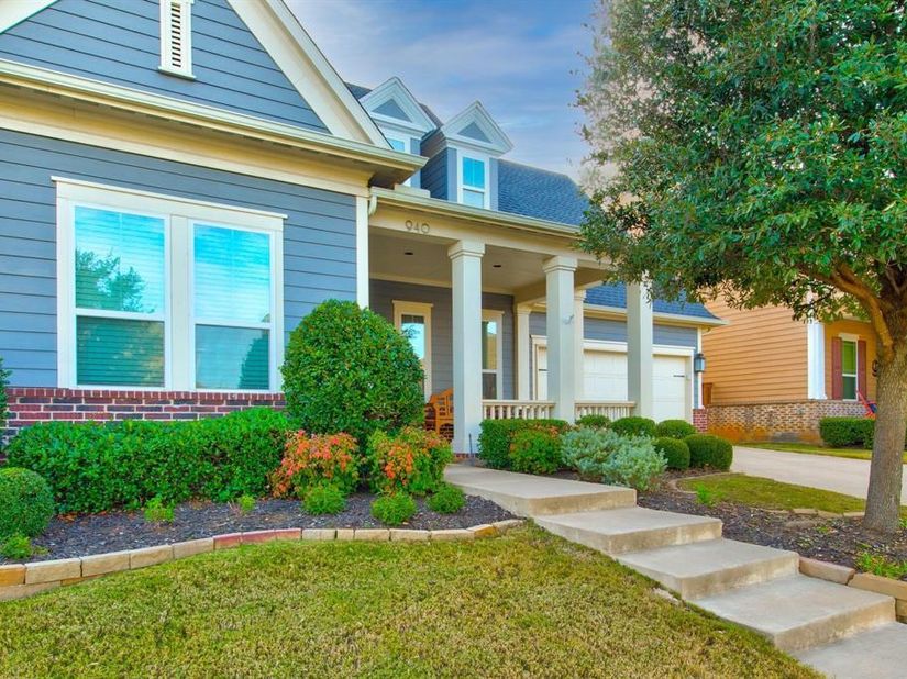 940  Crimson Road , Argyle Texas 76226