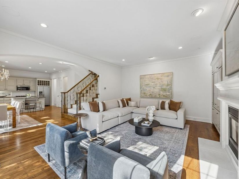2709  Welborn Street , Dallas Texas 75219