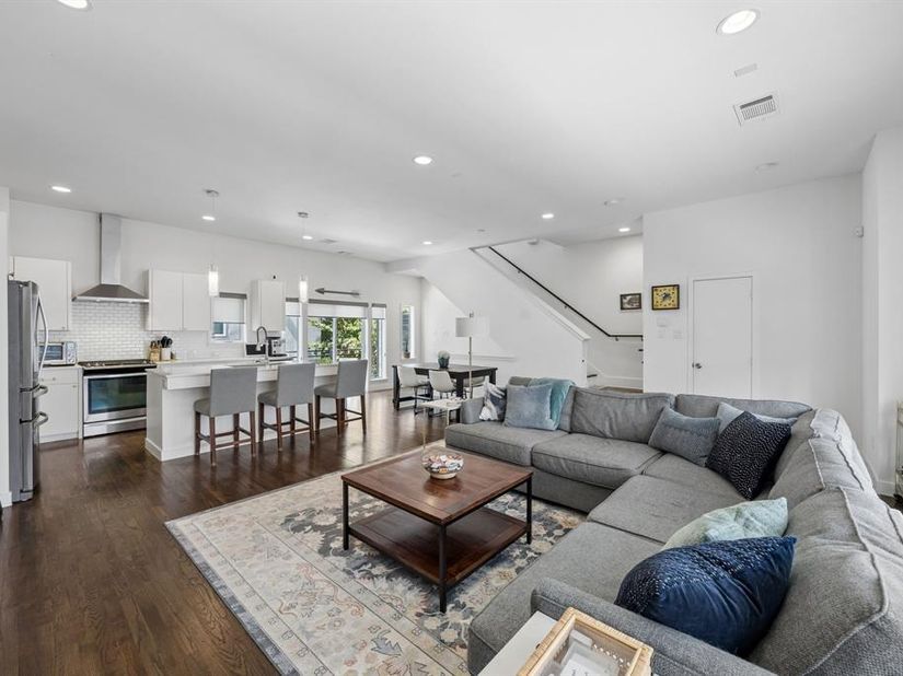 4935  Flitwick Court , Dallas Texas 75204
