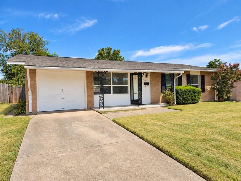 3609  Glacier Lane , Garland Texas 75042