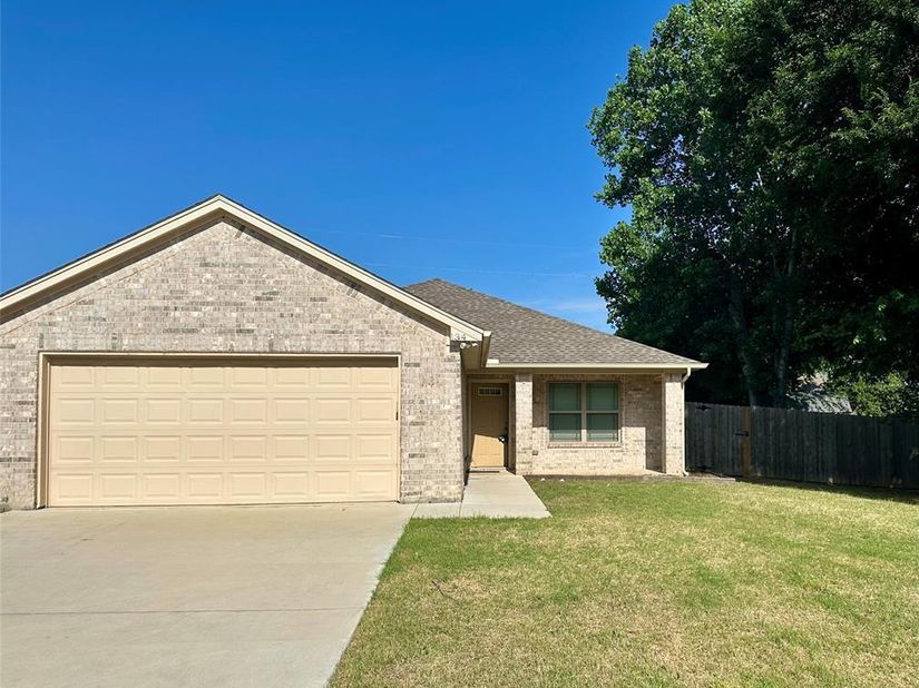 134  Dennis Drive , Azle Texas 76020