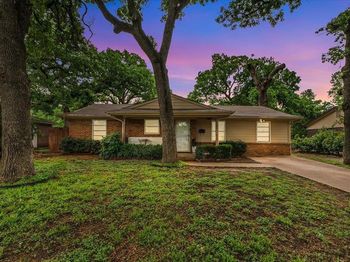 2244  Cambridge Drive 