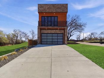 1402  Hutchins Avenue 