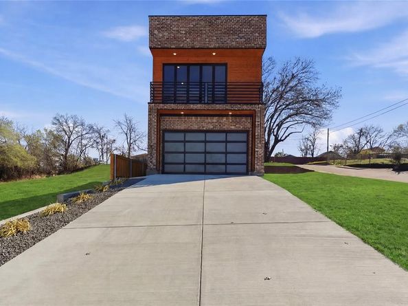 1402  Hutchins Avenue , Dallas Texas 75203